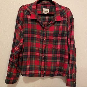 AMERICAN EAGLE cropped flannel. Size XL.